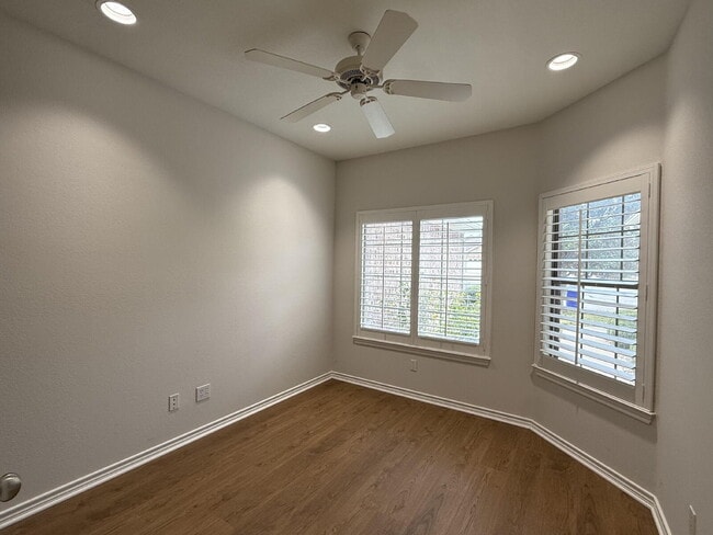 Building Photo - Modern Comfort Meets Cozy Living on Casual Cir!