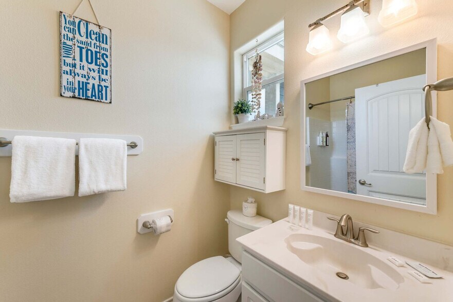 Building Photo - 15213 Beach Way Dr