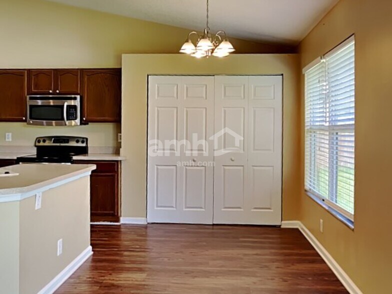 Building Photo - 2245 SW Savage Blvd