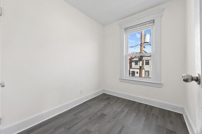 Building Photo - 149 Bidwell Ave