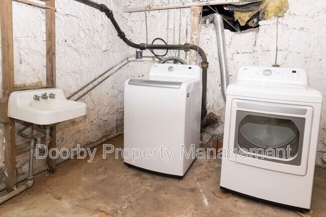 Building Photo - 408 Frazier Dr