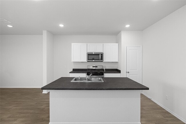 Building Photo - 206 W Jackson Ave