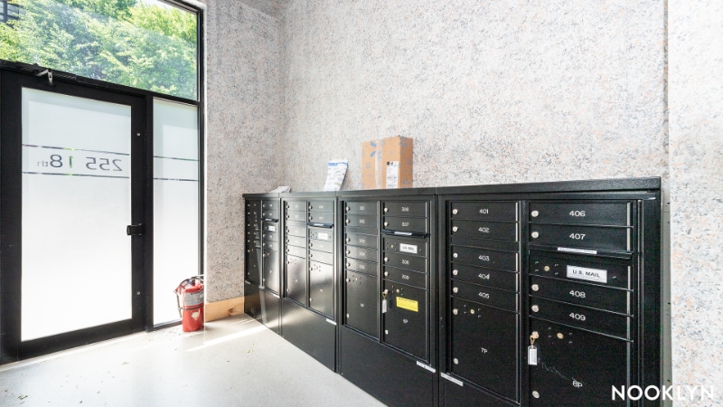 Building Photo - 255 18th St