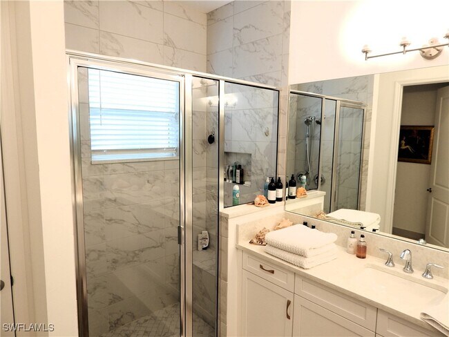Building Photo - 11536 Jacaranda Dr