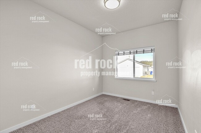 Building Photo - 1 N Bolivar Rd