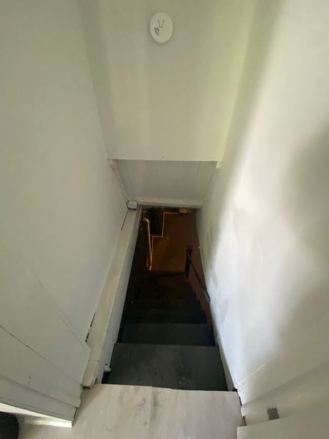 Building Photo - 3 bed 1 bath home in Center Township
