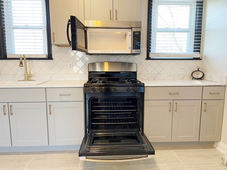 Building Photo - 500 5th St