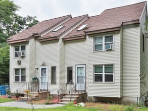 Building Photo - Welcome Home to Hudson Ridge!