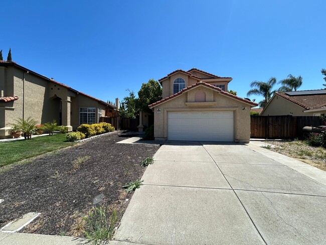 Primary Photo - Spacious 4 Bedroom 2.5 Bath Home Antioch