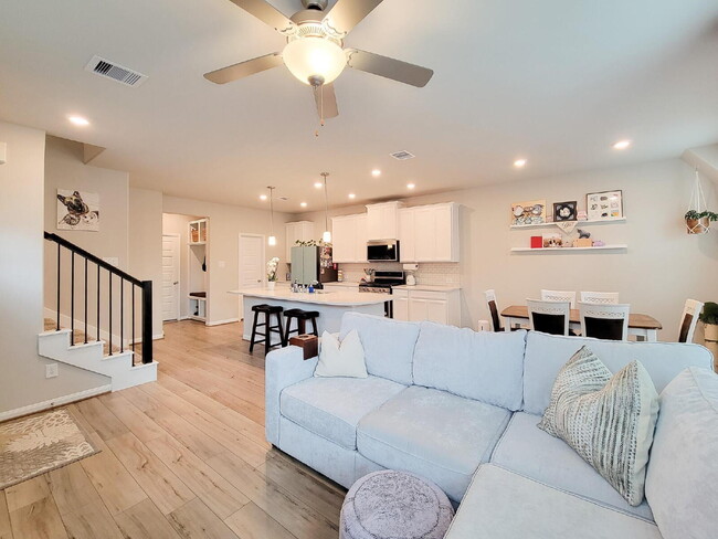 Building Photo - Sun-Filled Corner-Lot Home with Smart Features & Easy I-10 Access!