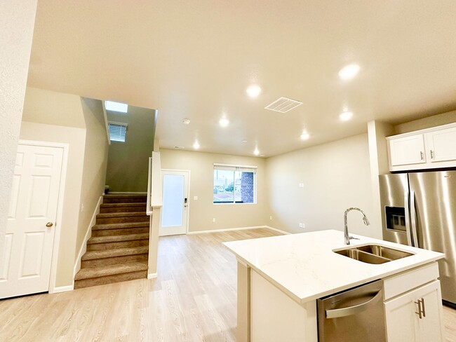 Building Photo - Brand New 3BR in the Brook at Via Varra No...