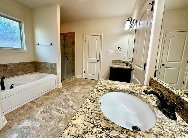 Building Photo - 18176 Old Reserve Dr