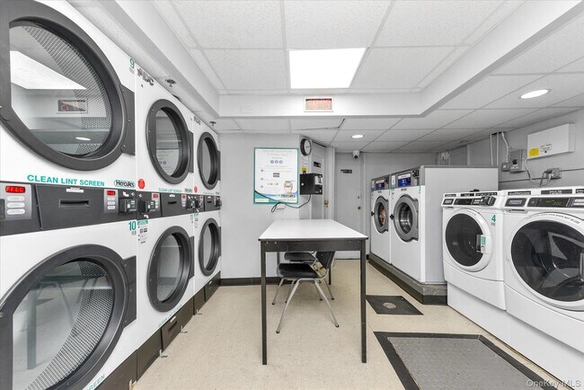 Building Photo - 99-41 64th Ave