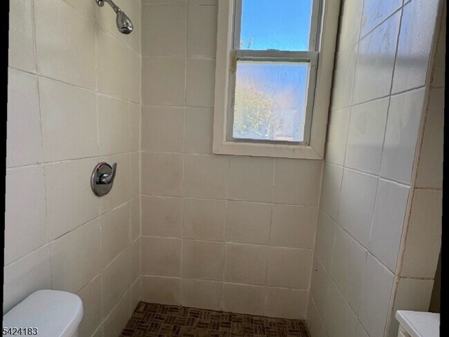 Building Photo - 793 E 19th St