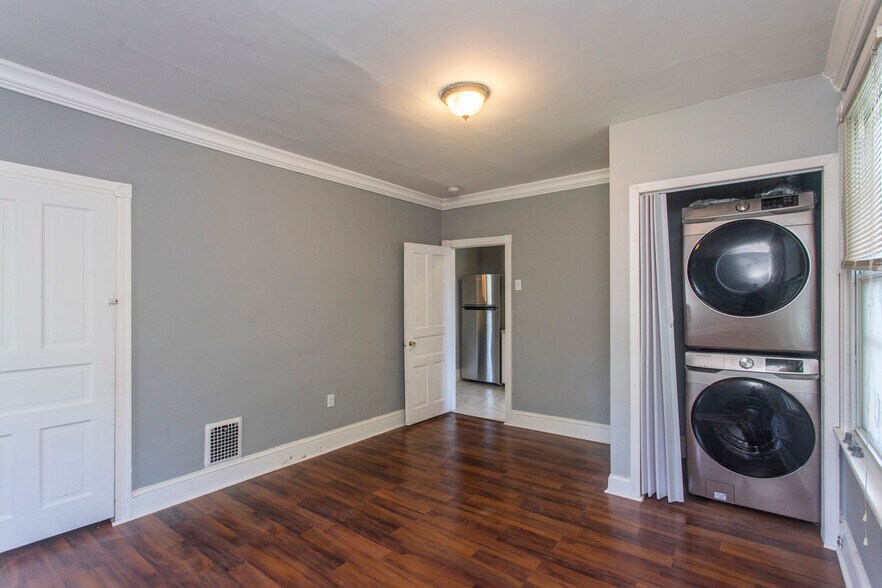 Building Photo - 133 Beecher Ave