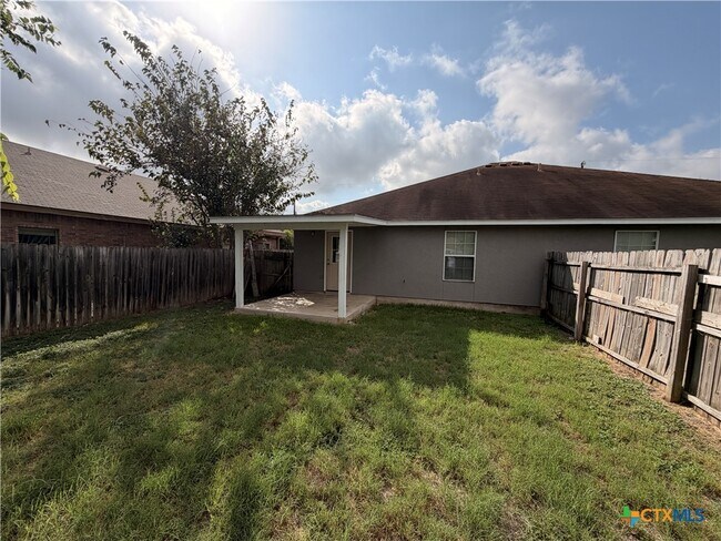 Building Photo - 239 Rosalie Dr