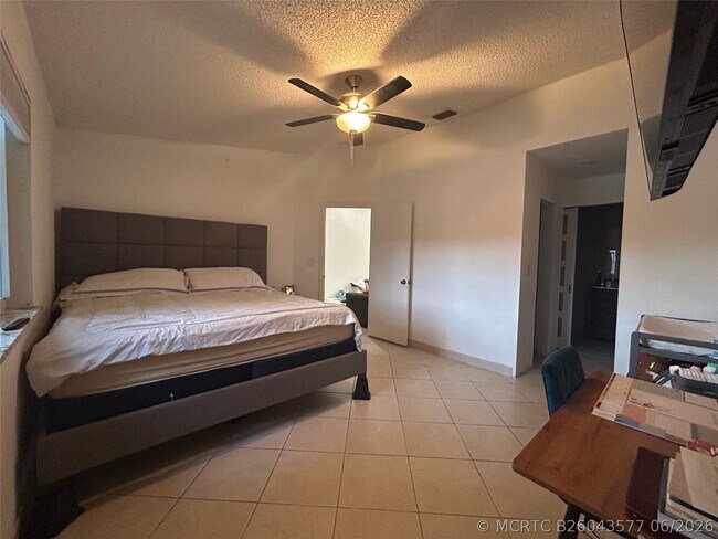 Building Photo - 11296 SW 17th Ct