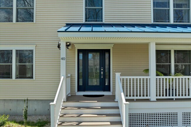 Building Photo - 40 Mary Ann Ave