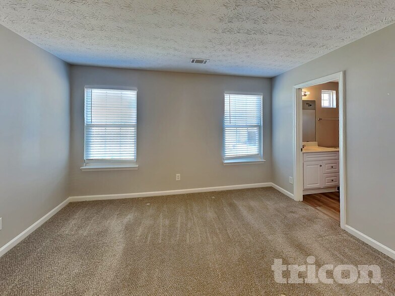 Building Photo - 175 Meadowridge Dr