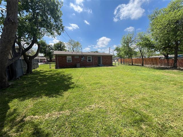 Building Photo - 2017 Tolosa Dr