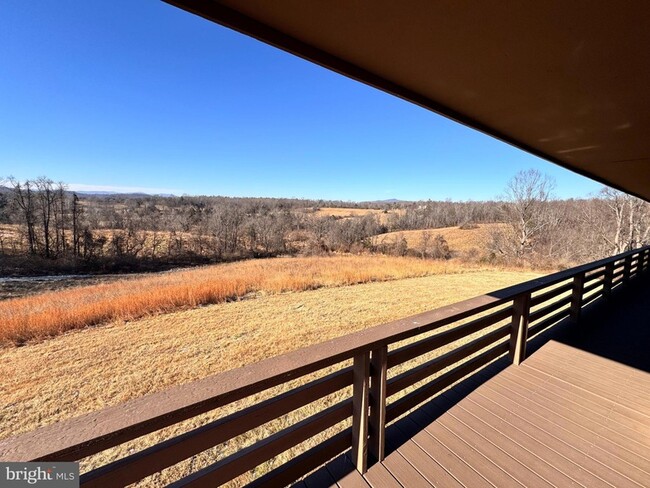 Building Photo - 72 Jordans Rd