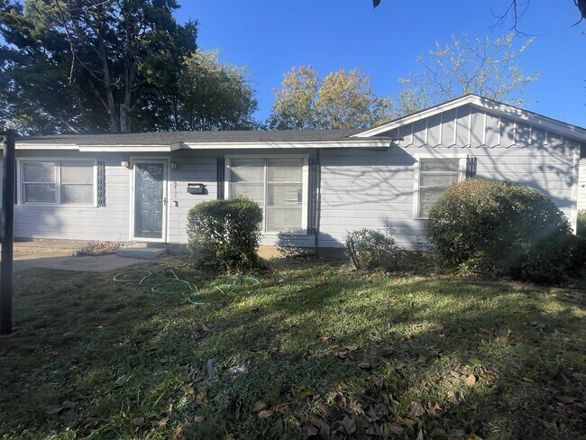 Primary Photo - 8411 Glen Regal Dr