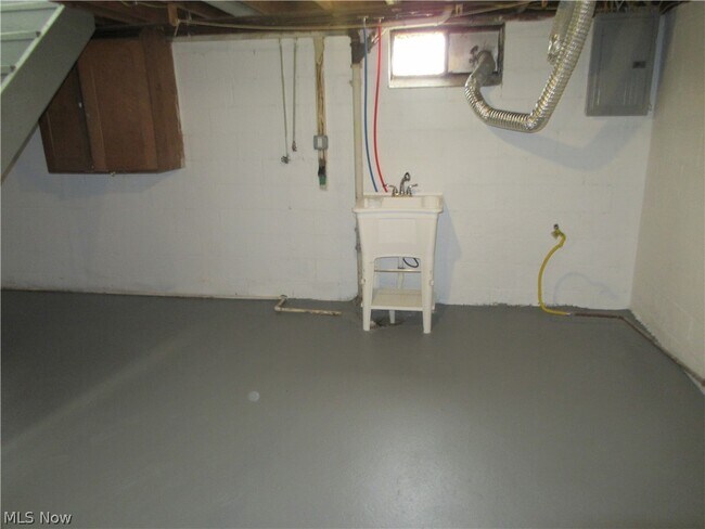 Building Photo - 1462 Harvard Dr