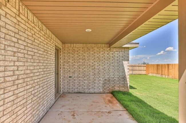 Building Photo - 13703 Sherman Ave