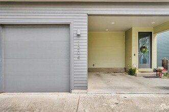 Building Photo - 1204 Clifftop Ln