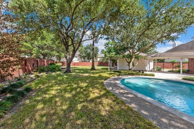 Building Photo - 15826 Jamie Lee Dr