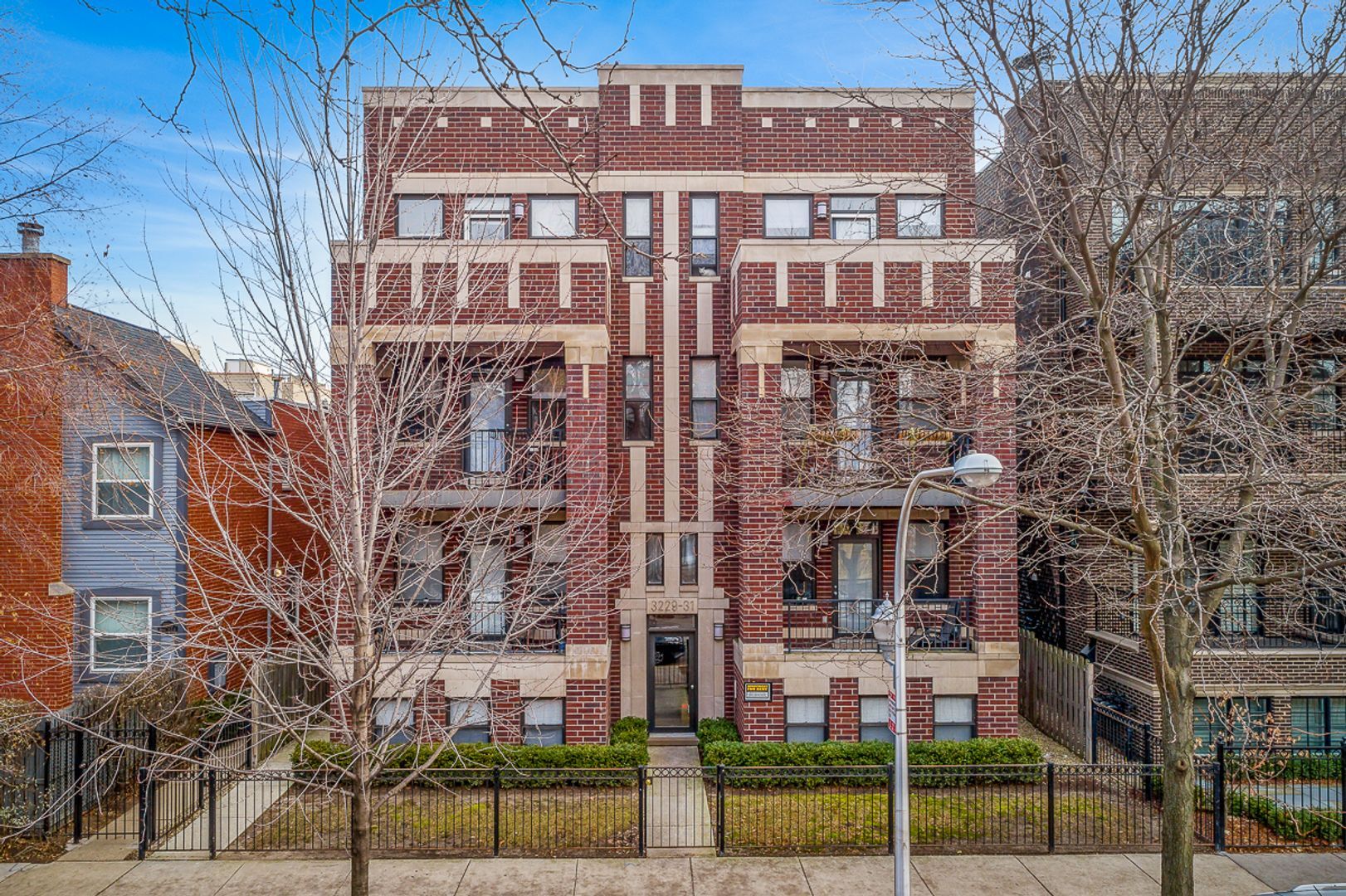 Building Photo - 3229 N Kenmore Ave