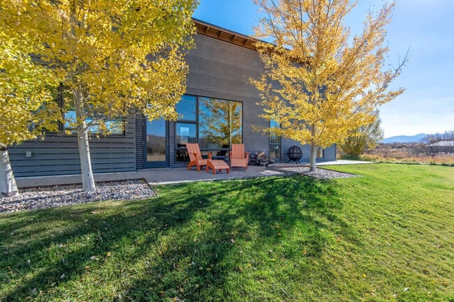 Building Photo - 5420 S 2000 W