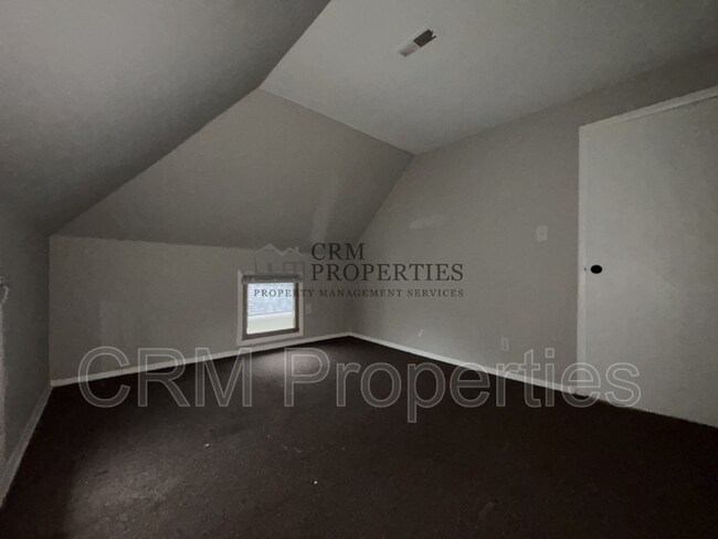 Building Photo - 1039 S Washington St