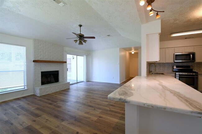 Building Photo - 18811 Pine Trace Ct