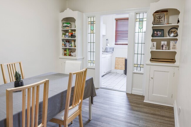 Building Photo - Hempstead Road Apartments