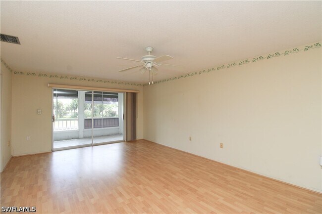 Building Photo - 300 Valley Stream Dr