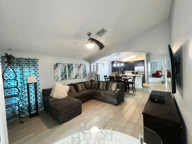 Building Photo - Amazing 4x2 in Lake Nona!! Gated Nona Crest! All tile flooring!! 2 car garage!