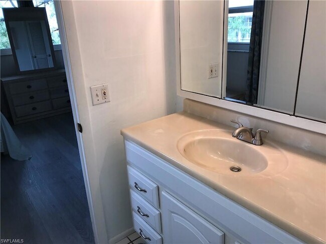 Building Photo - 225 Turtle Lake Ct