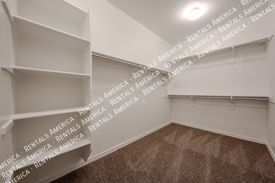 Building Photo - 41192 W Rio Bravo Dr