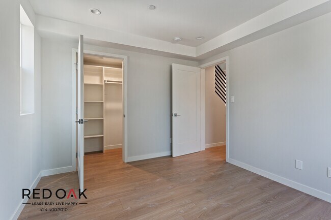 Building Photo - 4506 Esmeralda St