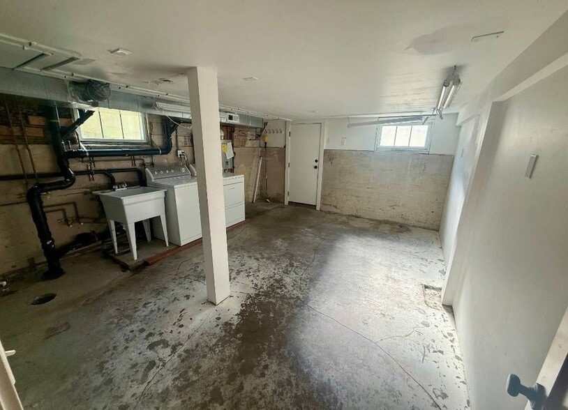 Basement/Laundry - 2741 57th Ave SW