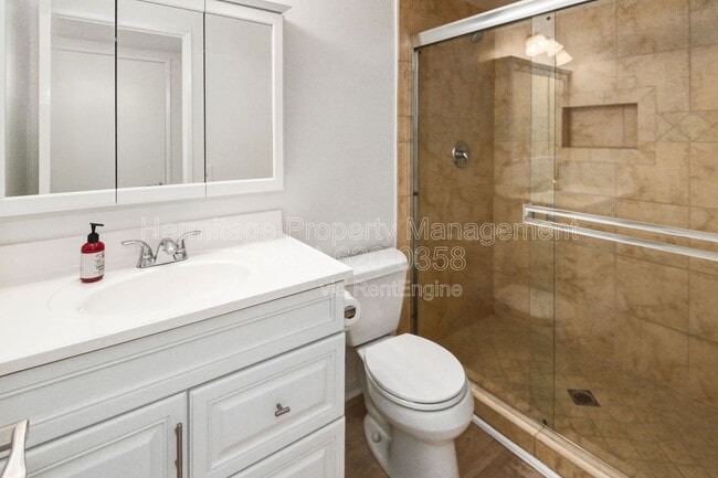 Building Photo - 35 Kazan St