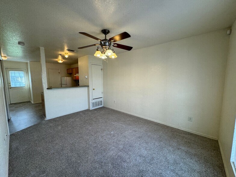 Building Photo - 4407 Jeff Scott Dr
