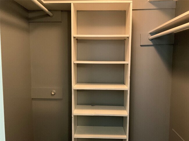 Building Photo - 1517 TX-146