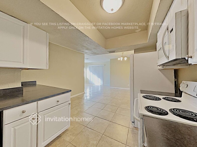 Building Photo - 122 Van Dyck Dr