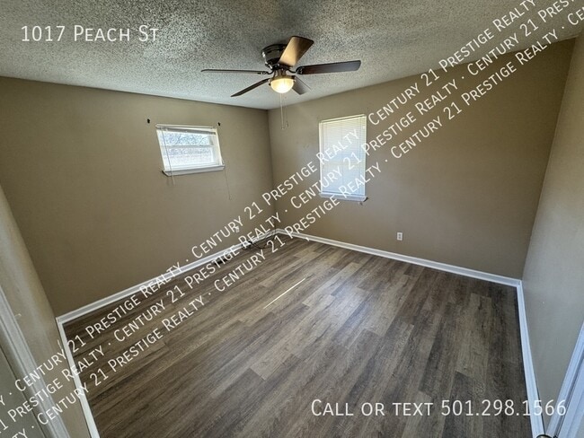 Building Photo - 1017 Peach St