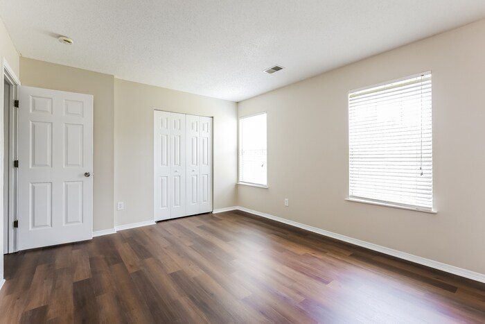 Building Photo - 121 Hatters Ct
