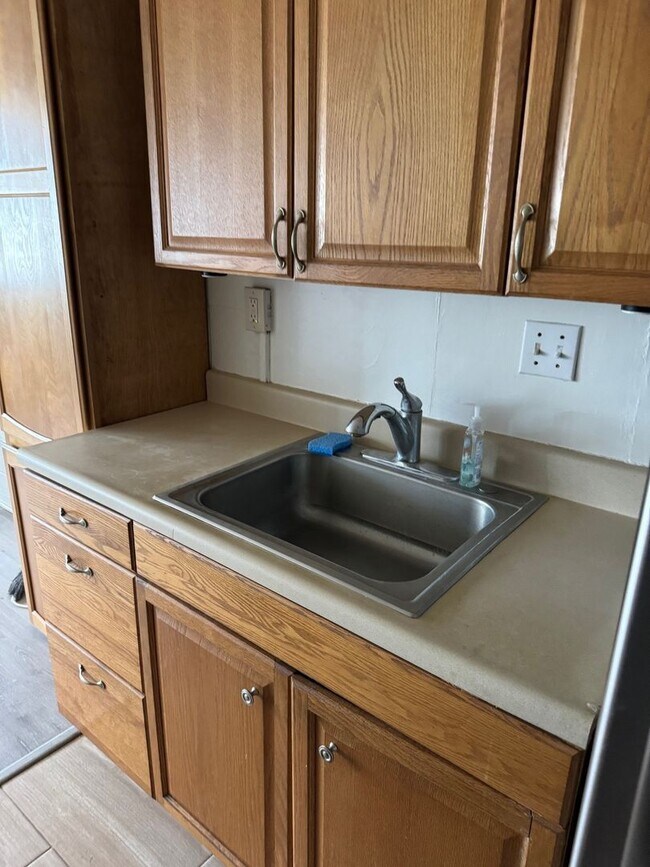 Building Photo - 868: MBC-608A