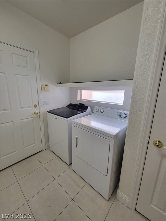 Building Photo - 10963 Carberry Hill St