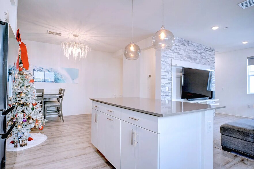 Building Photo - 5503 Sandcliff Ln